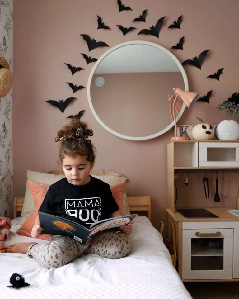 How to Decorate a Kid’s Room for Halloween
