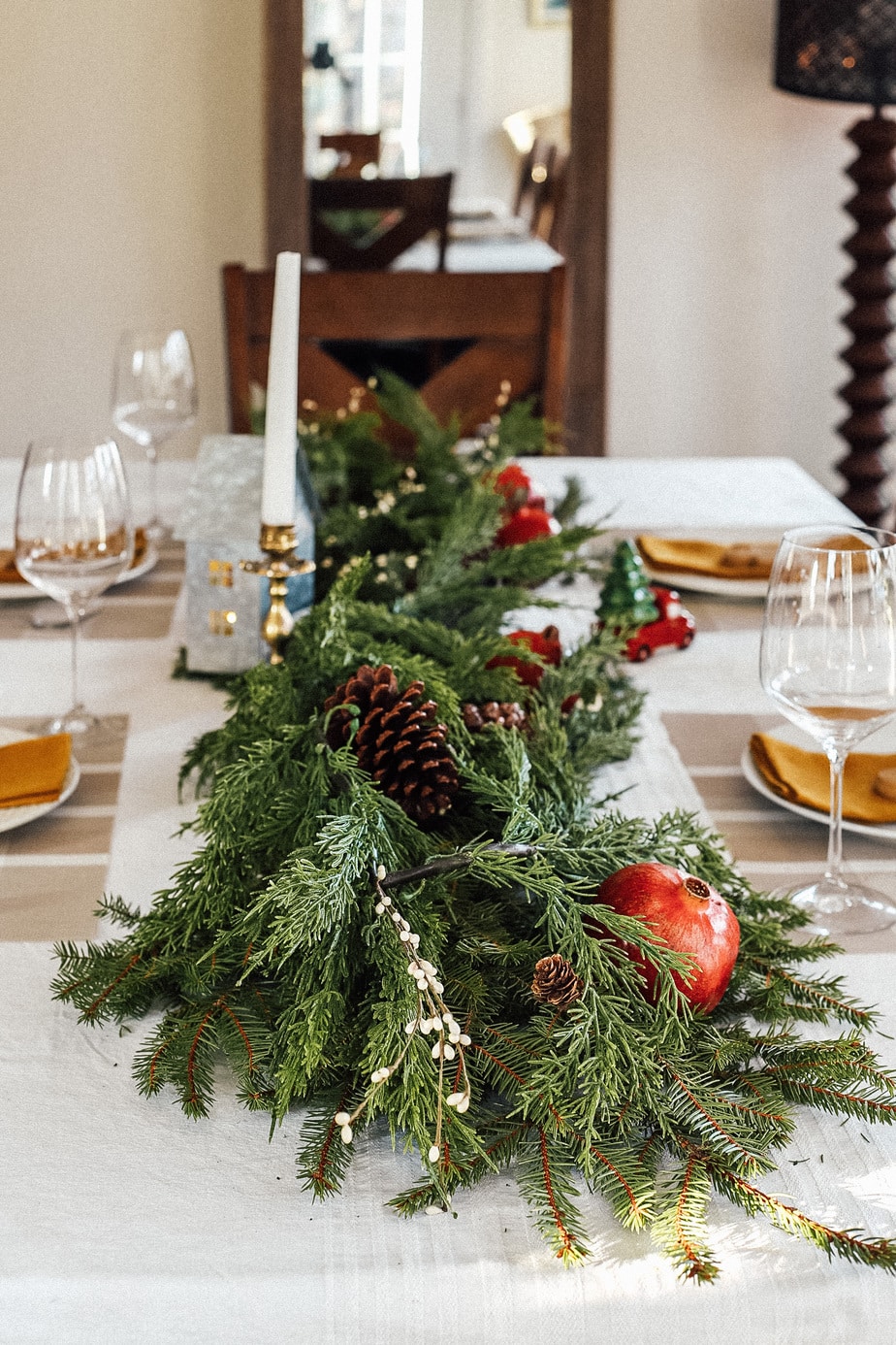 11+ Festive Tablescapes to Inspire your next Dinner Party