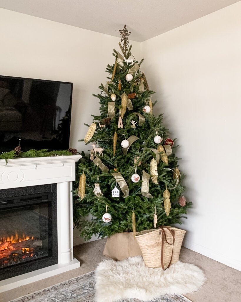 Christmas tree ideas for Cottage Style Homes