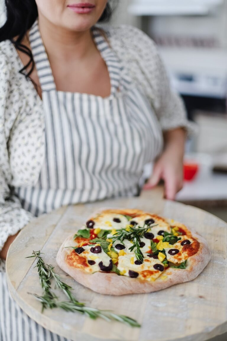 The 15-Minute Pizza Recipe Your Guests will Love