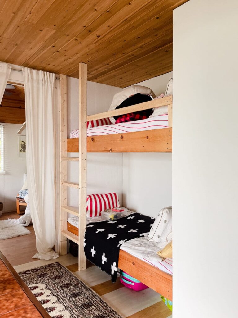 minimalist bunk bed built ins