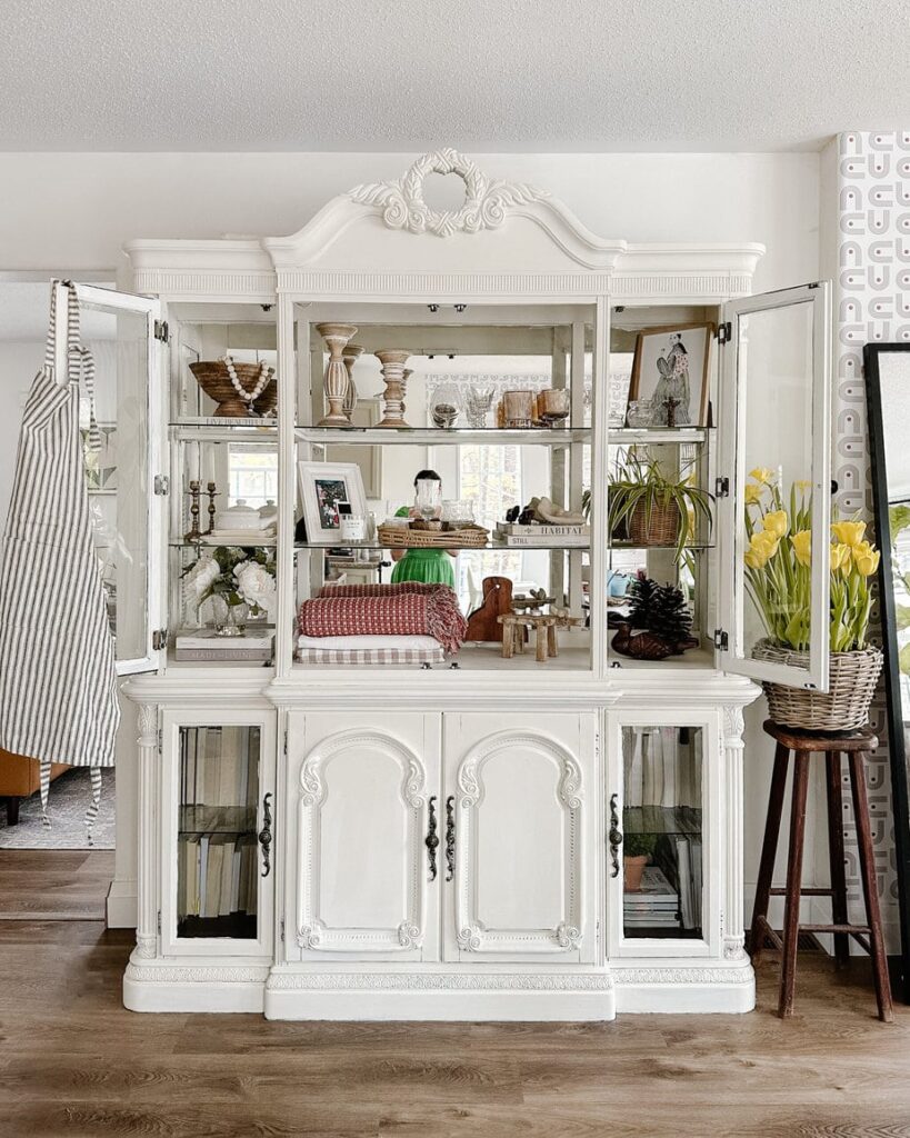 Painting a China Cabinet 101