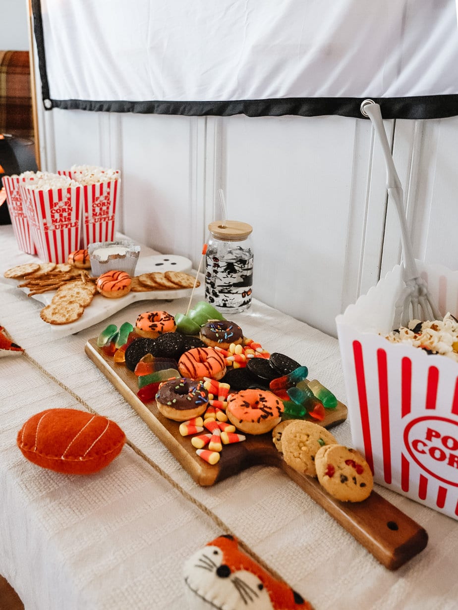 Smocks and Sprinkles: Easy Meal & Snack Trays for Kids